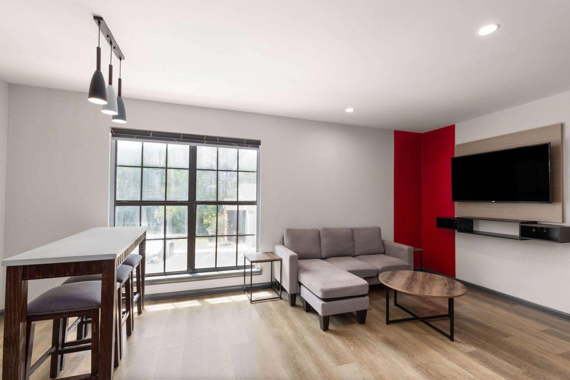 Ramada By Wyndham Studio Suites Dothan Buitenkant foto