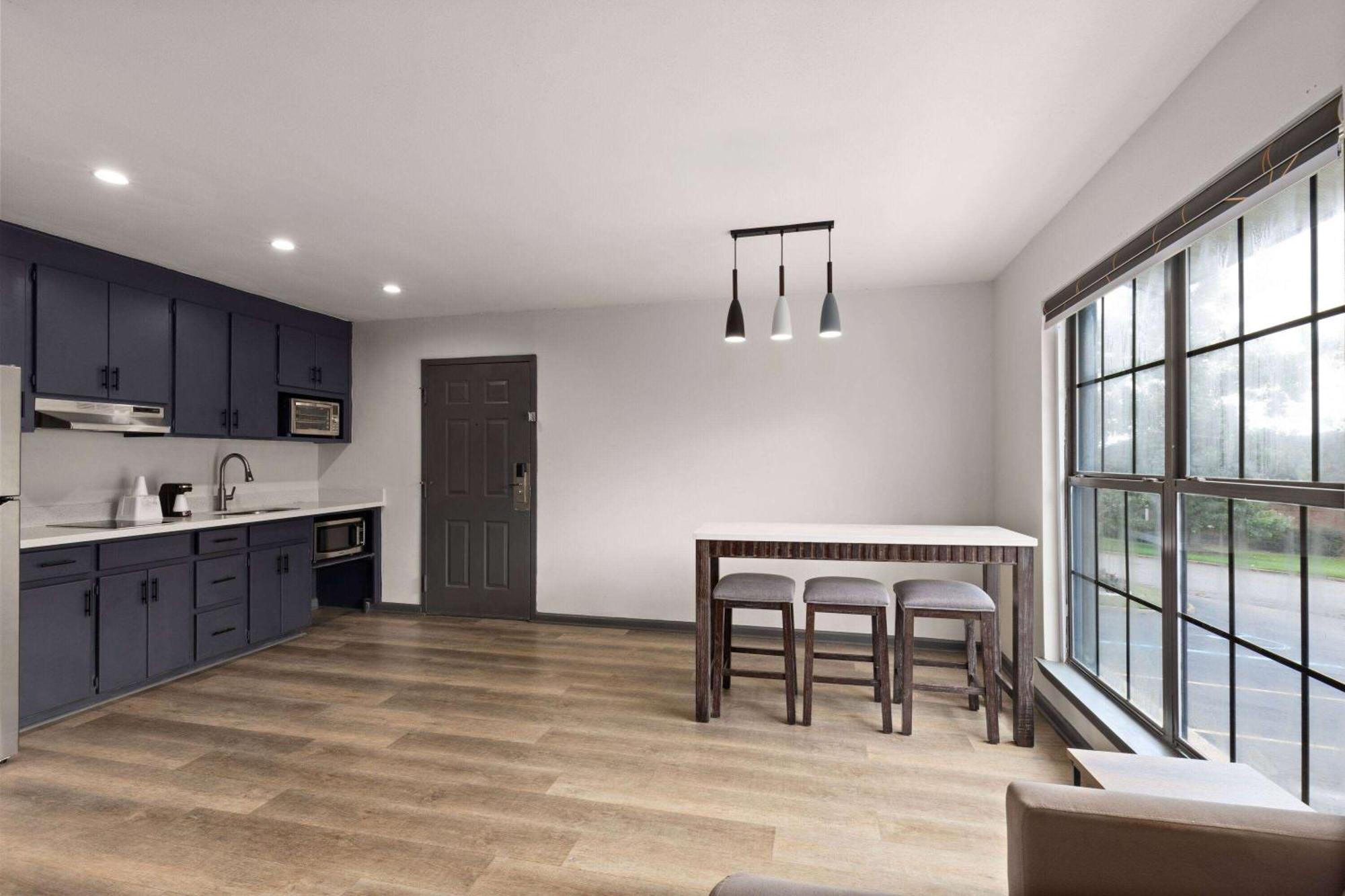 Ramada By Wyndham Studio Suites Dothan Buitenkant foto
