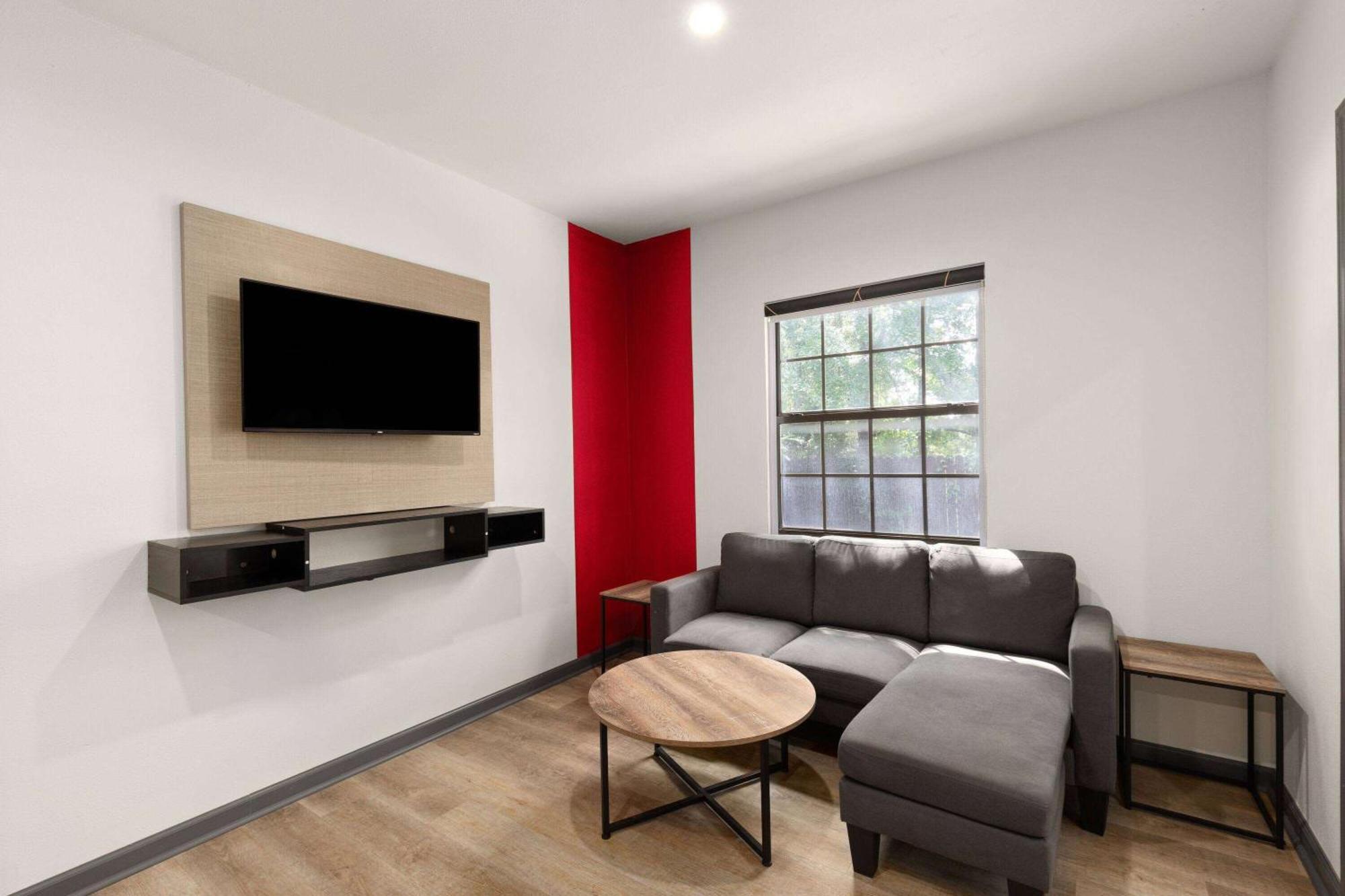 Ramada By Wyndham Studio Suites Dothan Buitenkant foto