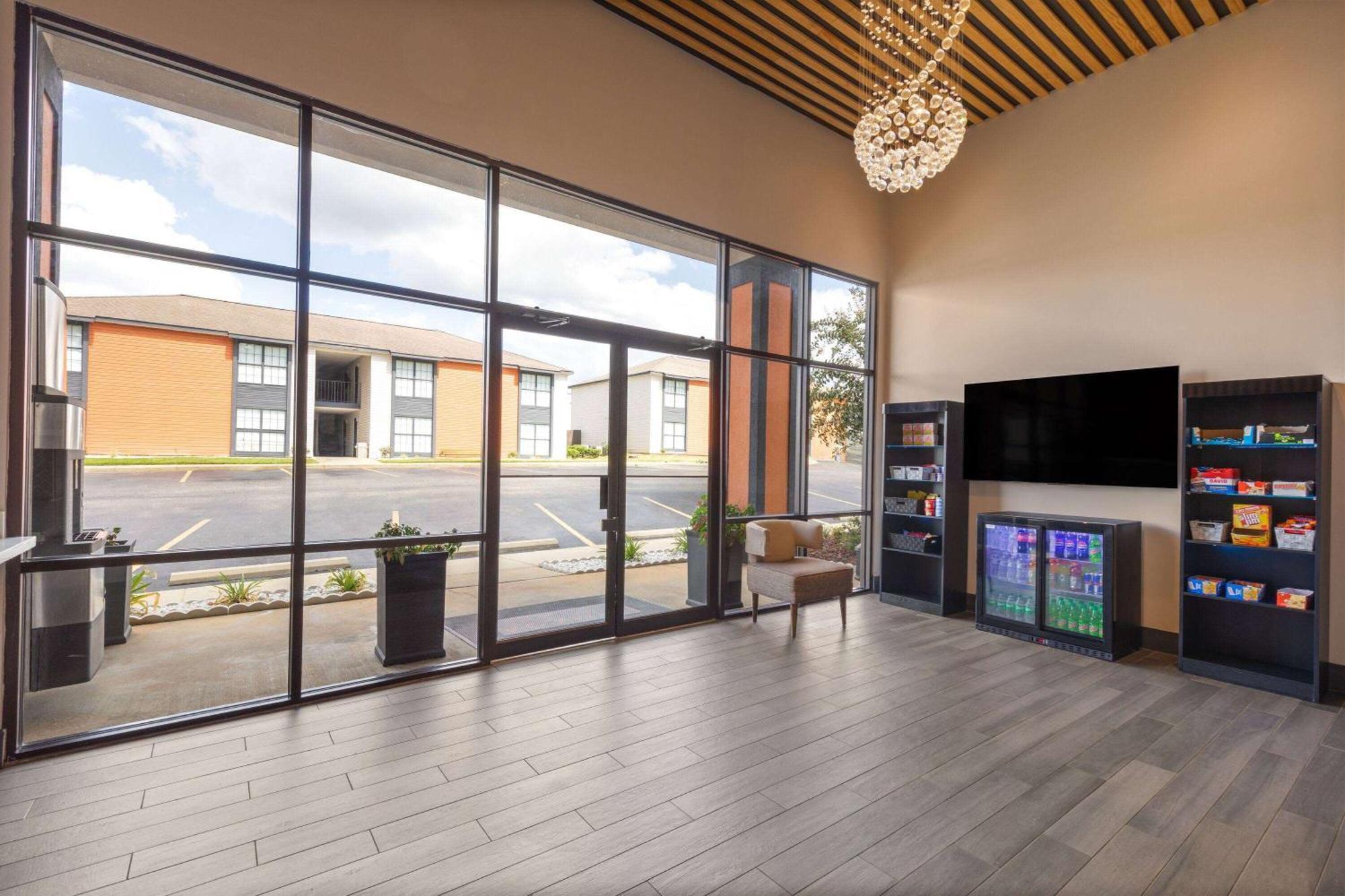 Ramada By Wyndham Studio Suites Dothan Buitenkant foto
