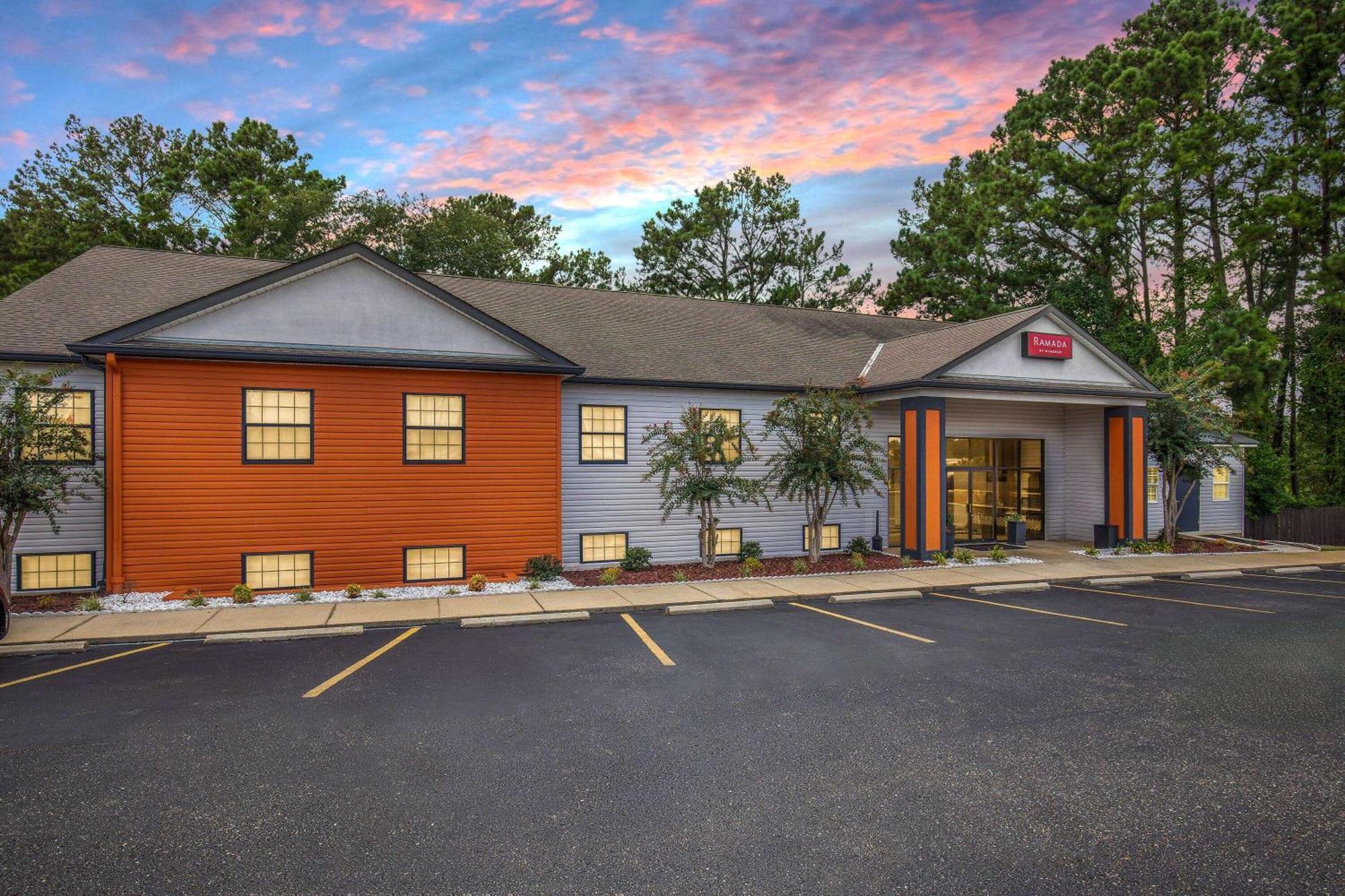 Ramada By Wyndham Studio Suites Dothan Buitenkant foto